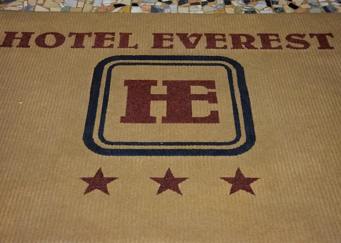 Hotel Everest 3*